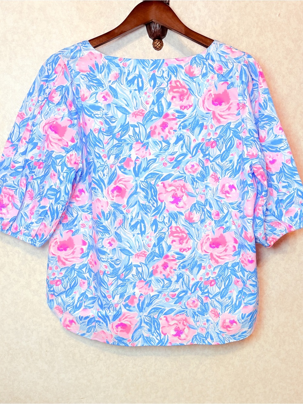 Lilly Pulitzer My Little Peony Bondi Blue Floral Hidden Horse Top Size L - Picture 3 of 10